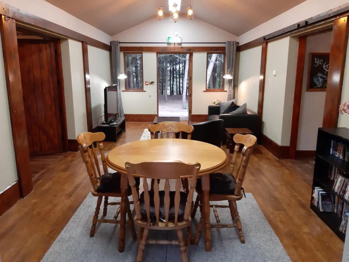 Wyldwood Lodge Cheadle  Exterior photo